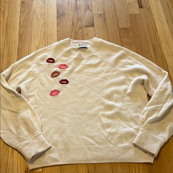 27 Miles Lips Kisses Cashmere Crewneck Sweater Sz S - Picture 1 of 8